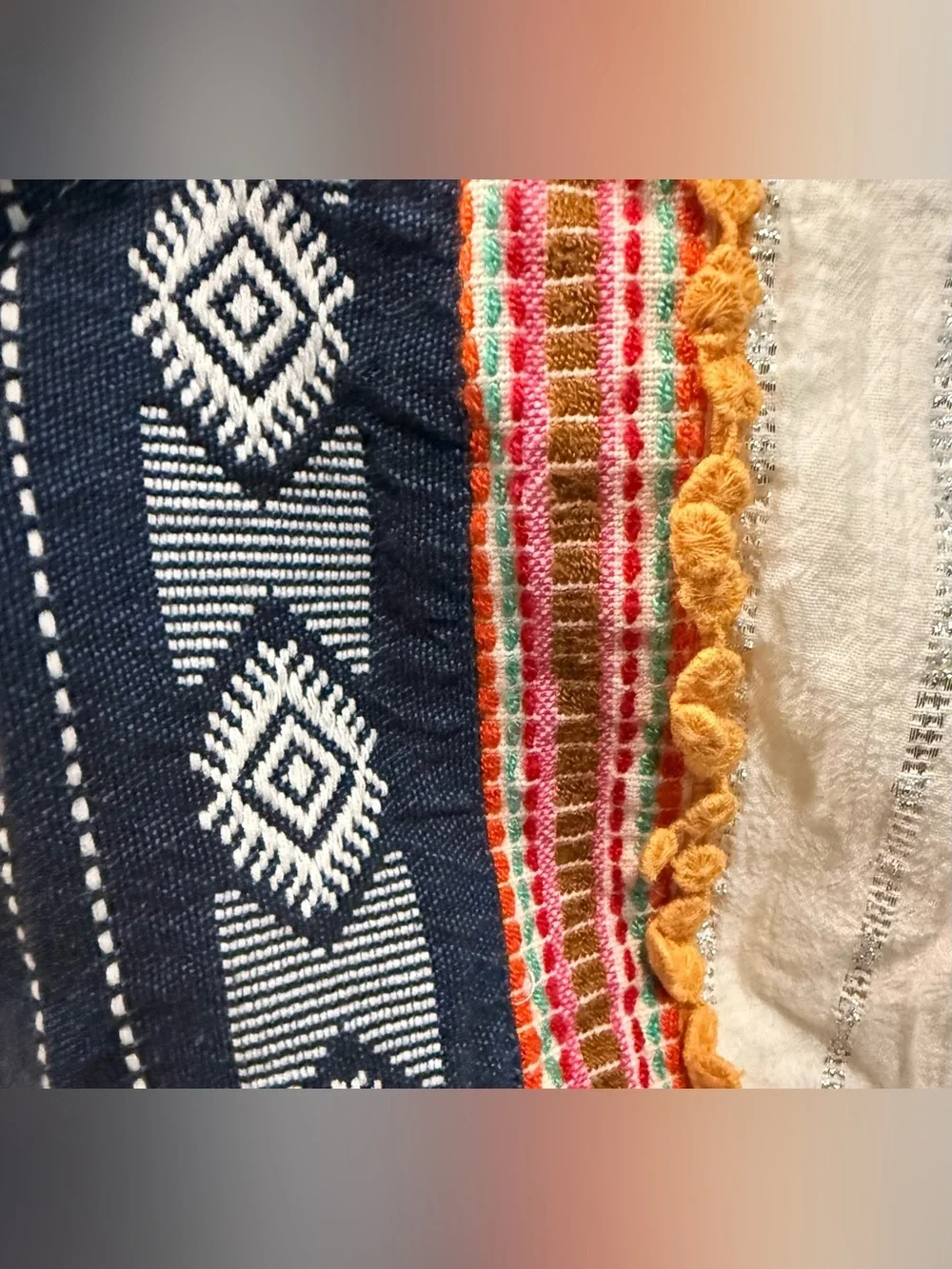 Women’s Embroidered White & Navy Sleeveless Dress multicolor trim sz M 19in. P2P